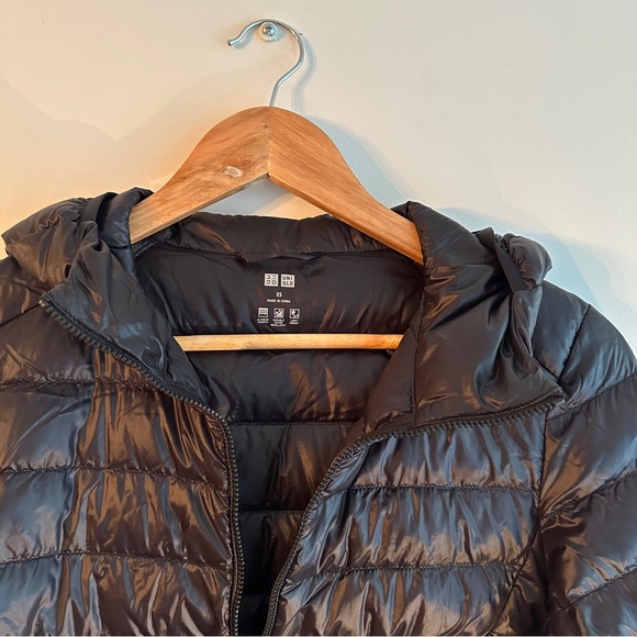 Uniqlo Ultra Light Down Parka in 09 Black - Picture 2 of 5